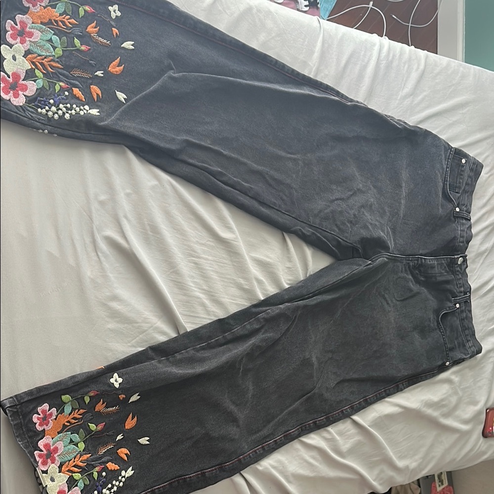 Black Relaxed Fit Jeans with Floral Embroidery